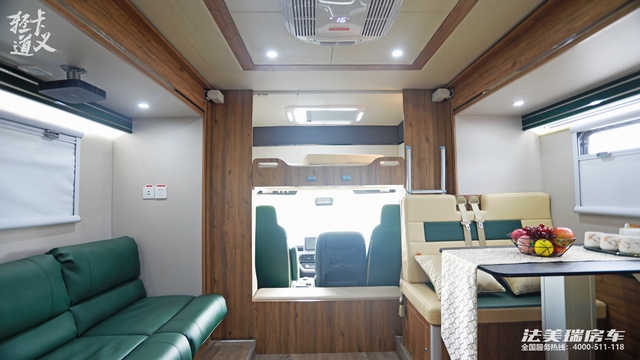 3V0A6453.jpg